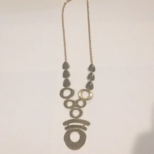 Gold pendant necklace